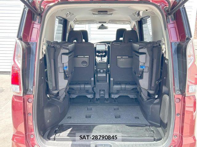 Nissan SERENA 2017-06 7330025-12