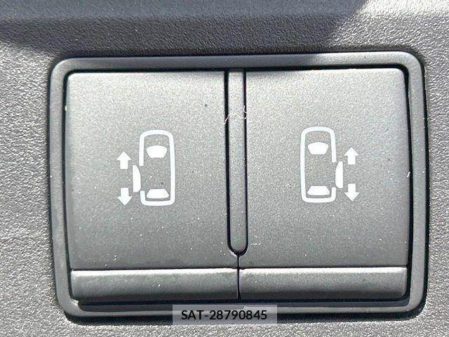 Nissan SERENA 2017-06 7330025-6
