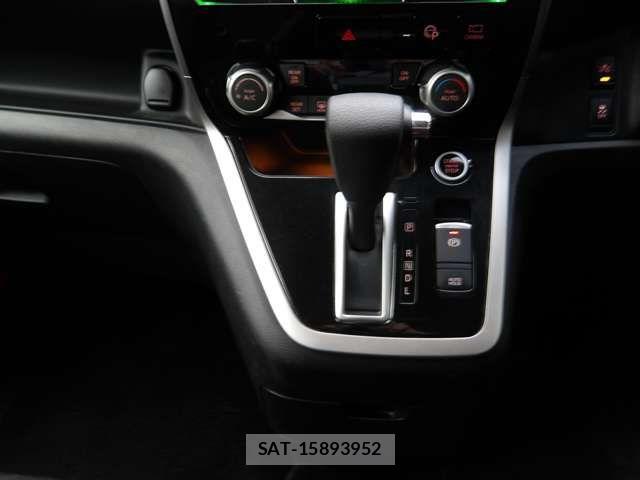 Nissan SERENA 2018-06 7330022-12