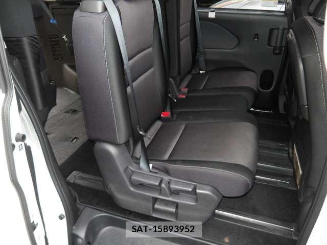 Nissan SERENA 2018-06 7330022-26