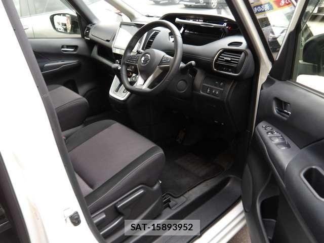 Nissan SERENA 2018-06 7330022-27