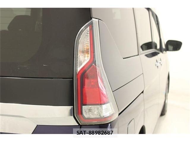 Nissan SERENA 2016-10 7359808-17