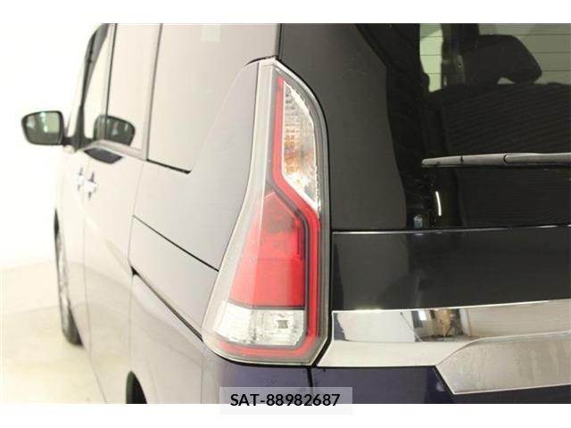 Nissan SERENA 2016-10 7359808-18