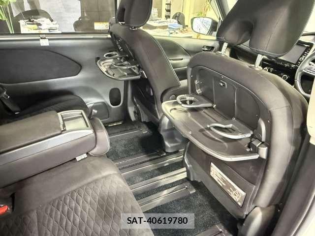 Nissan SERENA 2017-02 7457688-11