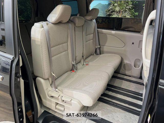 Nissan SERENA 2017-03 7457690-10