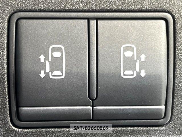 Nissan SERENA 2017-08 7457700-6