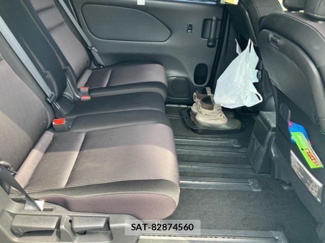 Nissan SERENA 2018-02 7457686-12