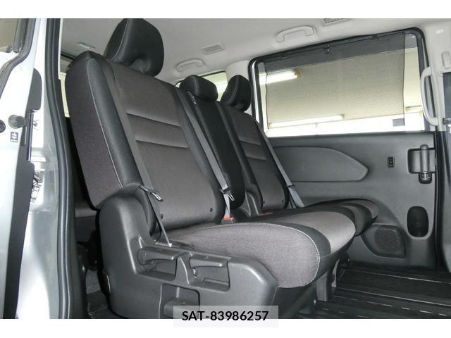 Nissan SERENA 2017-09 7502786-9