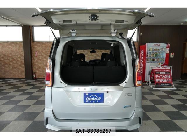 Nissan SERENA 2017-09 7502786-11