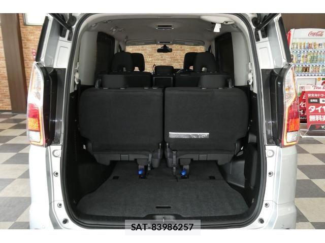 Nissan SERENA 2017-09 7502786-13