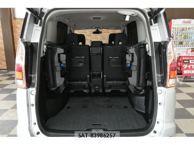 Nissan SERENA 2017-09 7502786-14