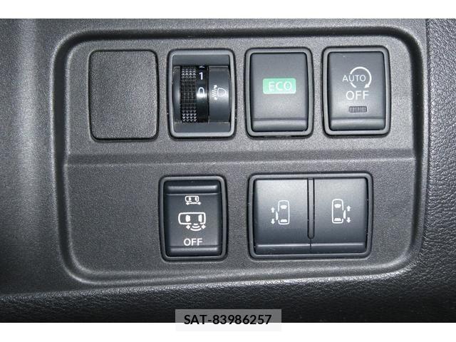 Nissan SERENA 2017-09 7502786-26