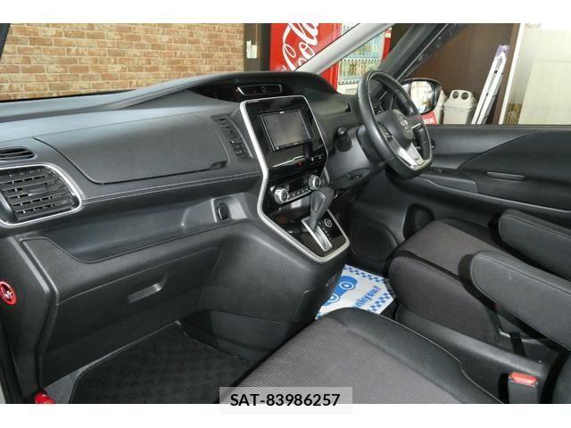 Nissan SERENA 2017-09 7502786-5