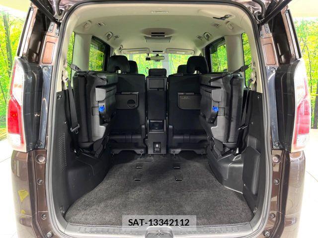Nissan SERENA 2017-06 7502785-11