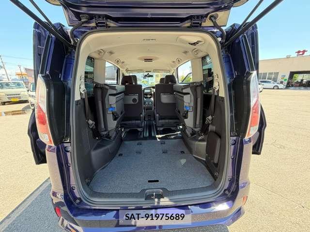 Nissan SERENA 2018-01 7502784-17
