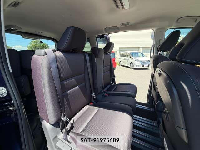 Nissan SERENA 2018-01 7502784-4