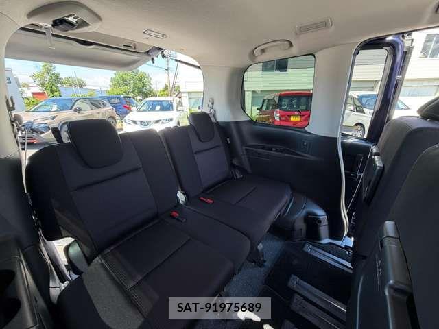 Nissan SERENA 2018-01 7502784-5