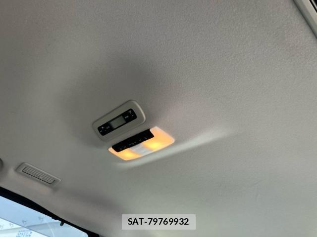 Nissan SERENA 2018-03 7502788-15
