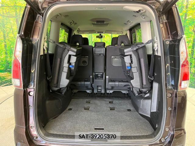 Nissan SERENA 2017-07 7619970-11