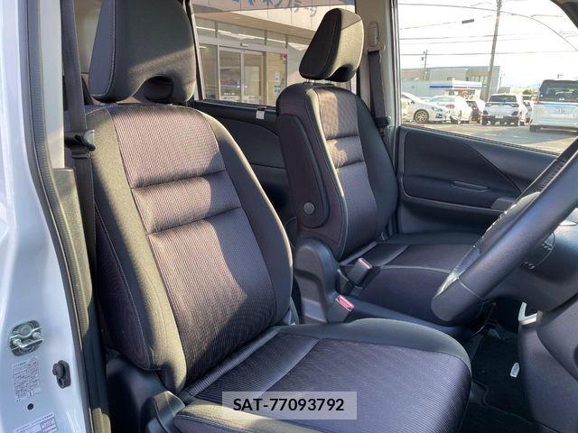 Nissan SERENA 2018-02 7619966-7