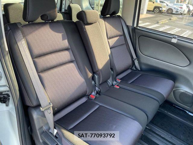 Nissan SERENA 2018-02 7619966-8
