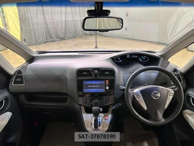 Nissan SERENA 2015-10 7619972-18