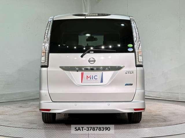Nissan SERENA 2015-10 7619972-5