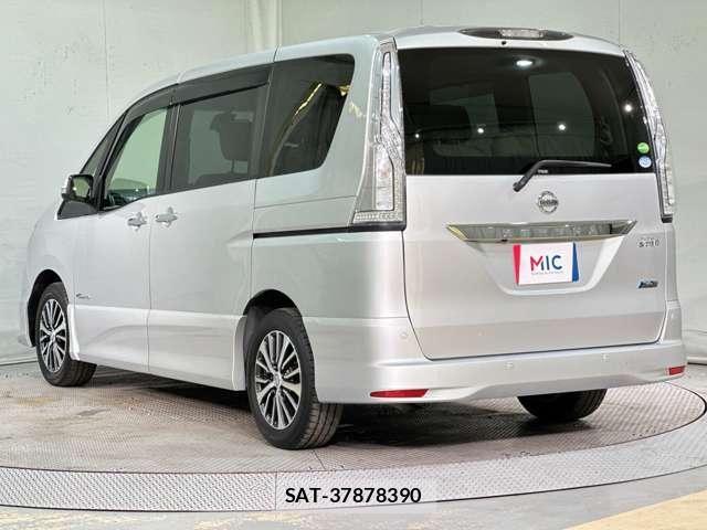 Nissan SERENA 2015-10 7619972-6