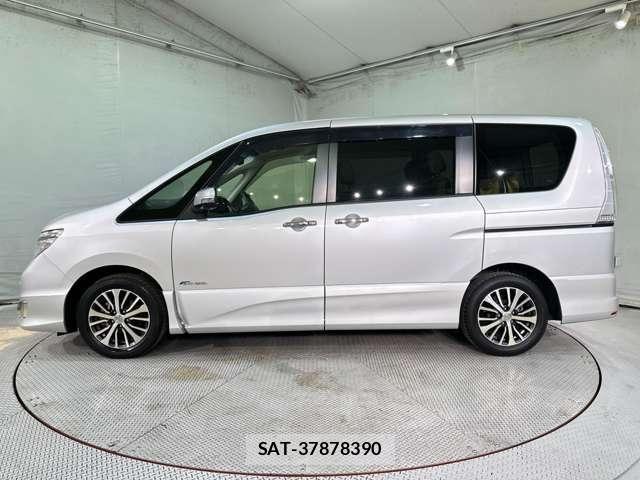 Nissan SERENA 2015-10 7619972-7