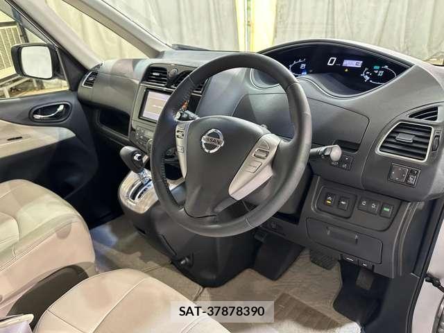 Nissan SERENA 2015-10 7619972-8