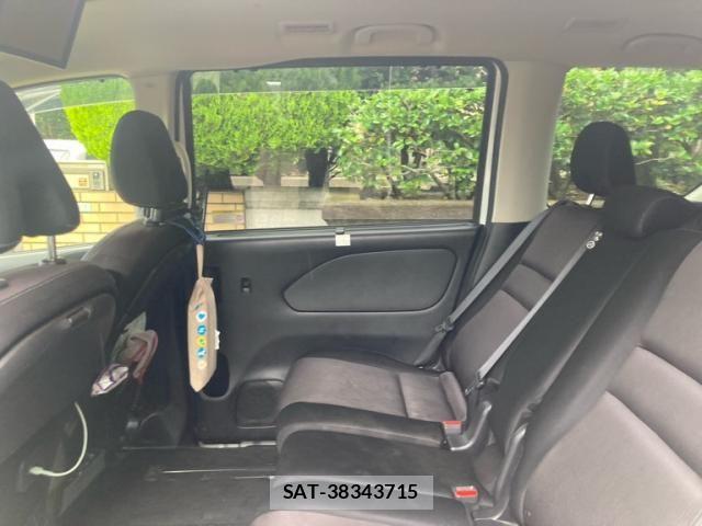 Nissan SERENA 2017-03 7728547-12