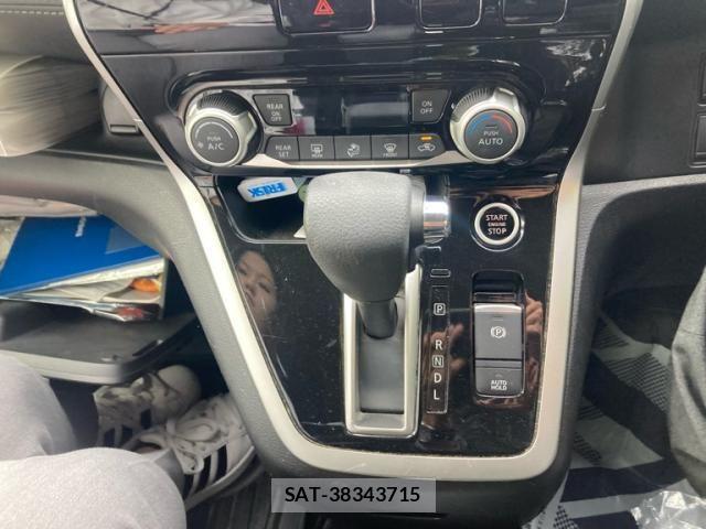 Nissan SERENA 2017-03 7728547-21