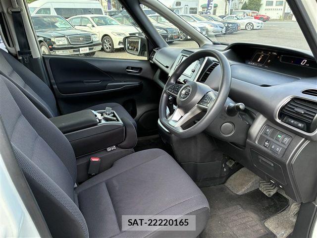 Nissan SERENA 2016-12 7728561-11
