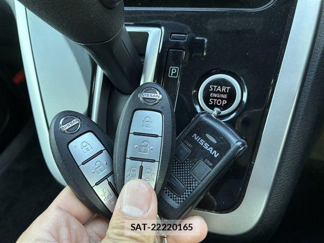Nissan SERENA 2016-12 7728561-28