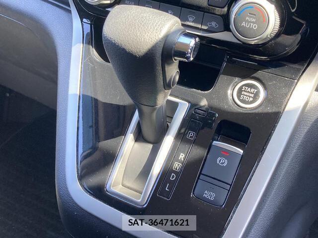 Nissan SERENA 2017-07 7789093-10