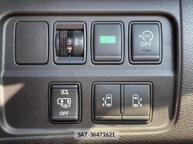 Nissan SERENA 2017-07 7789093-13