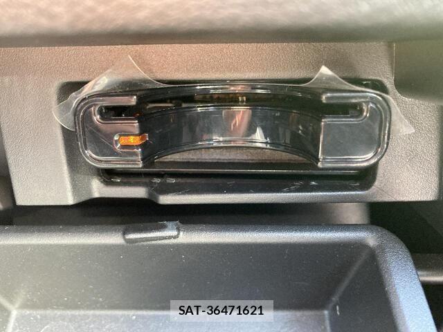 Nissan SERENA 2017-07 7789093-14