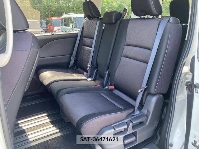 Nissan SERENA 2017-07 7789093-17
