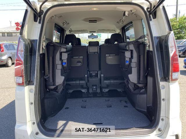 Nissan SERENA 2017-07 7789093-19