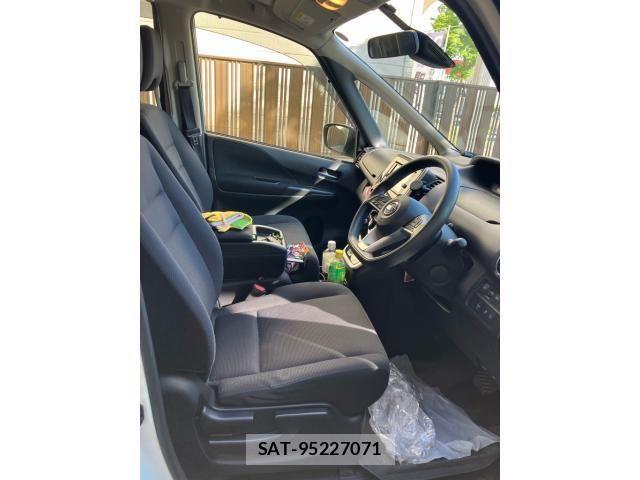 Nissan SERENA 2018-03 7963742-12
