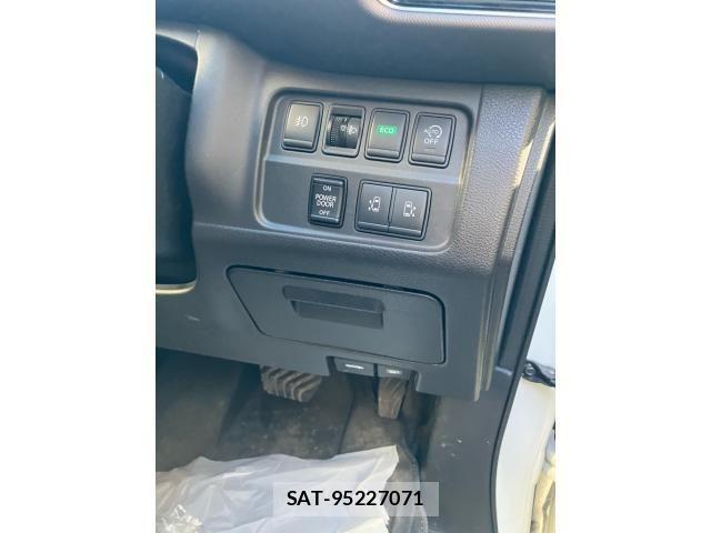 Nissan SERENA 2018-03 7963742-15