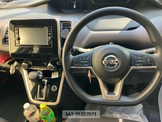 Nissan SERENA 2018-03 7963742-17