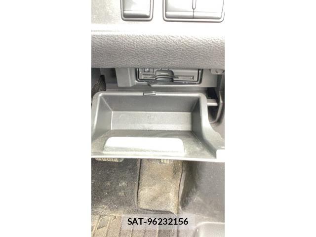 Nissan SERENA 2016-10 8038207-23