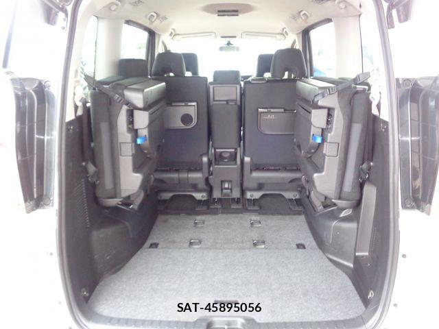 Nissan SERENA 2022-05 8101859-13