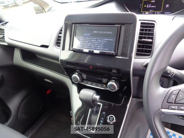 Nissan SERENA 2022-05 8101859-17