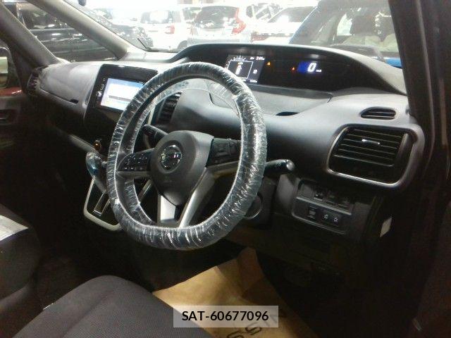 Nissan SERENA 2017-05 8159197-1