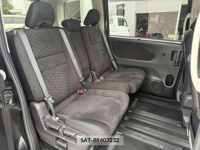 Nissan SERENA 2016-11 8159196-11