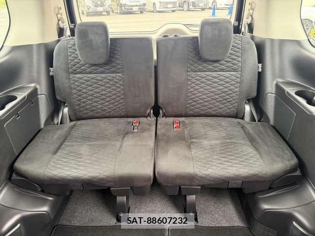 Nissan SERENA 2016-11 8159196-12