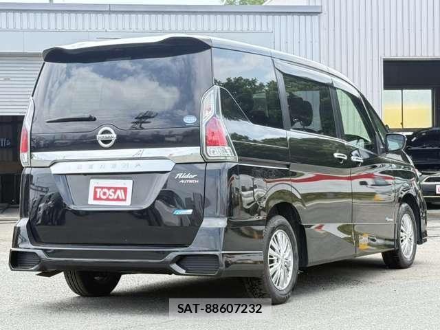 Nissan SERENA 2016-11 8159196-19