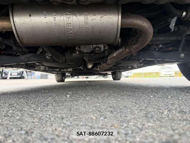 Nissan SERENA 2016-11 8159196-21